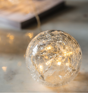 The Crackle Sphere Light